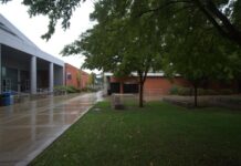 Los Rios Campuses to Close Bookstores Soon