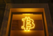 Crypto Market on Edge as Bitcoin Traders Predict $80K Plunge