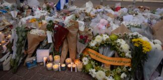 Australia Commemorates Bondi Beach Attack Victims Amid PM Albanese’s Controversial Appearance
