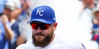 Royal Bats Ignite in 13-9 Victory Over Minnesota