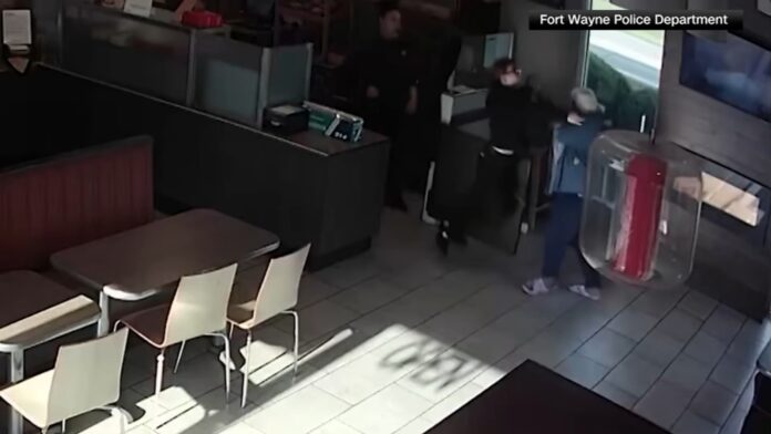 19139044_052026-wls-cnn-in-fight-raw-vid.jpg
